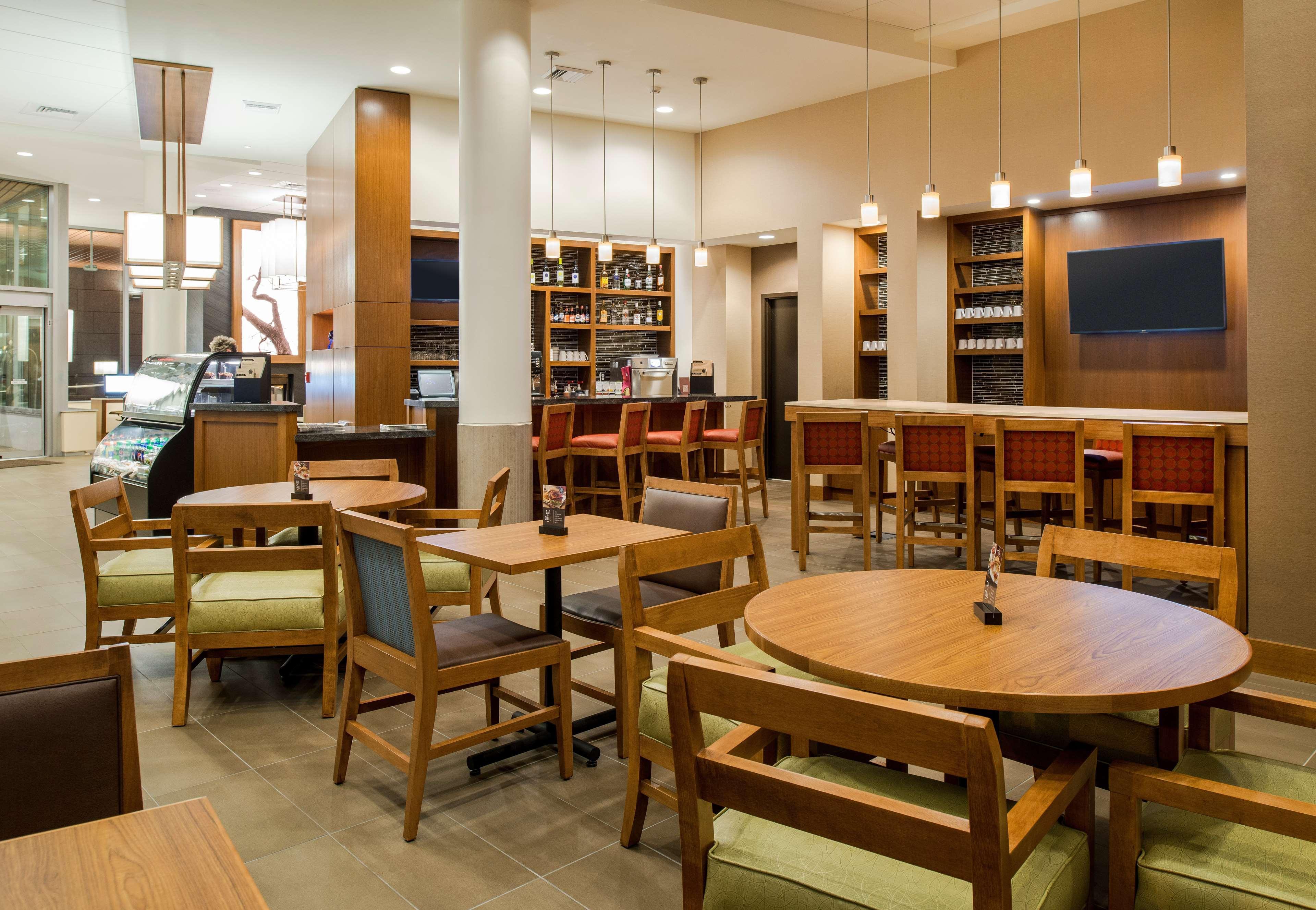 Hyatt Place Downtown - Old Port Square